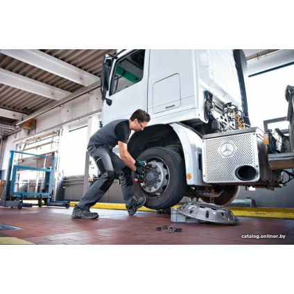 Гайковерт Bosch GDS 18V-1050 H Professional 06019J8502 (с 2-мя АКБ 8 Ah, кейс)