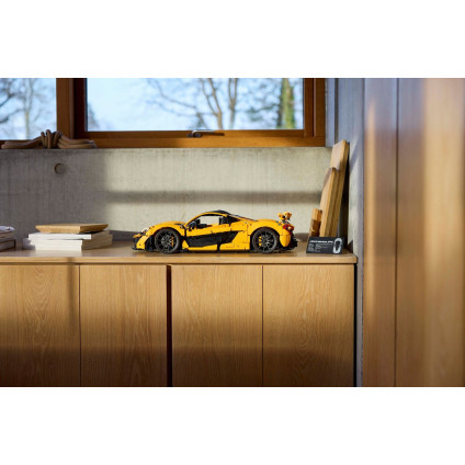 Конструктор LEGO Technic 42172 McLaren P1