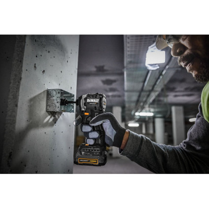 Винтоверт DeWalt DCF85ME2GT (с 2-мя АКБ, кейс)