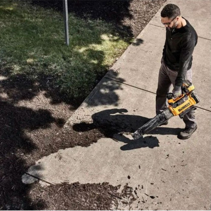 Ручная воздуходувка DeWalt DCMBL777N (без АКБ)