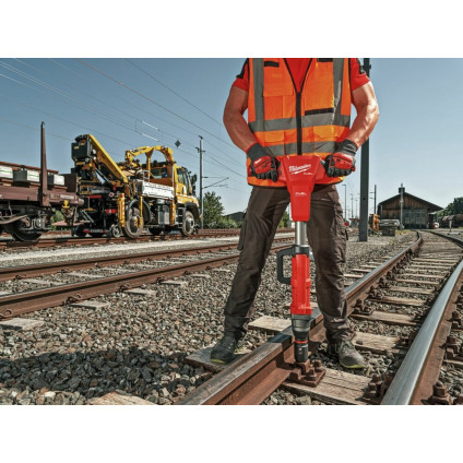 Гайковерт Milwaukee M18 FUEL M18FHIWF1R-0C 4933493140 (без АКБ, кейс)