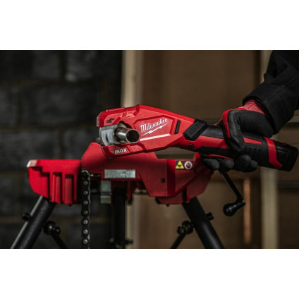 Труборез Milwaukee M12 PCSS-202C 4933479242 (с 2-мя АКБ, кейс)