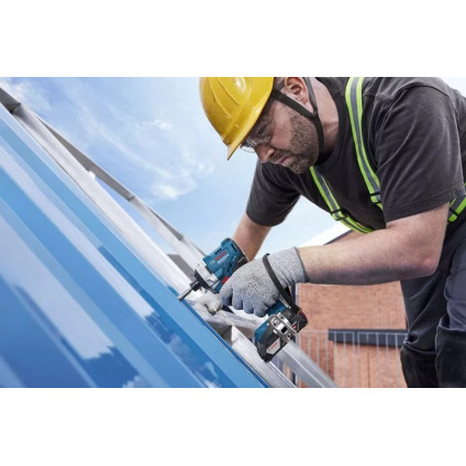 Винтоверт Bosch GDR 18V-215 Professional 06019N2022 (с 2-мя АКБ, кейс)