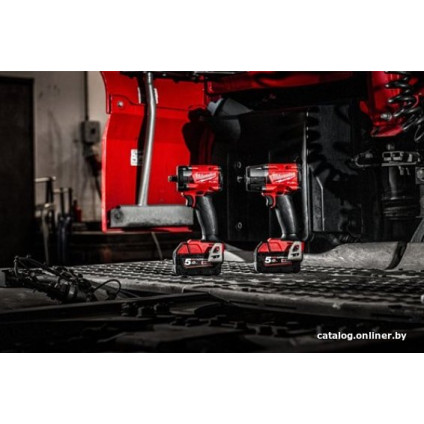 Гайковерт Milwaukee M18 FIW2F12-502X 4933478444 (с 2-мя АКБ, кейс)