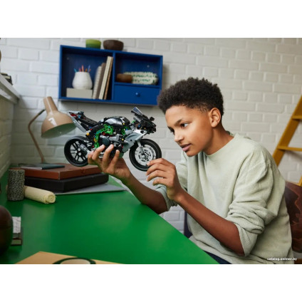 Конструктор LEGO Technic 42170 Мотоцикл Kawasaki Ninja H2R