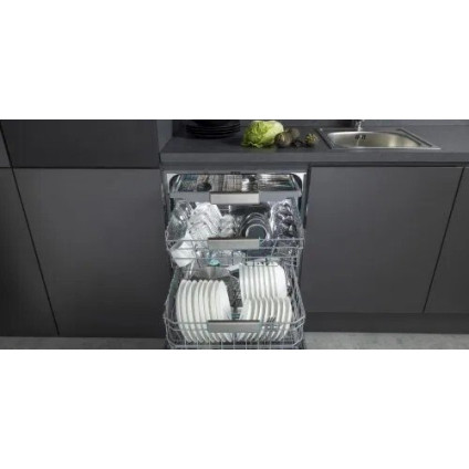 Встраиваемая посудомоечная машина Hisense HV673D64