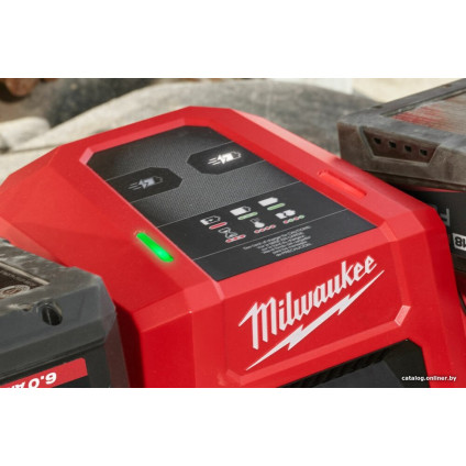 Зарядное устройство Milwaukee M18 M18DBSC 4932492531 (18В)