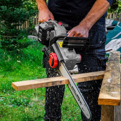 Аккумуляторная пила GRAPHITE 58G043 (без АКБ)
