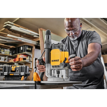 Вертикальный фрезер DeWalt DWE625KT (кейс)