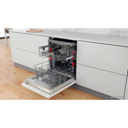 Встраиваемая посудомоечная машина Whirlpool WIS 7020 PEF