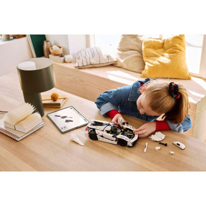 Конструктор LEGO Technic 42184 Белый гиперкар Koenigsegg Jesko Absolut