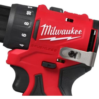 Дрель-шуруповерт Milwaukee M12 BLDDRC-202C 4933499686 (с 2-мя АКБ, кейс)