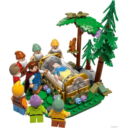 Конструктор LEGO Disney 43242 Домик Белоснежки и семи гномов