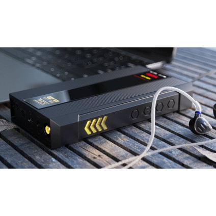 Портативный усилитель FiiO Q7