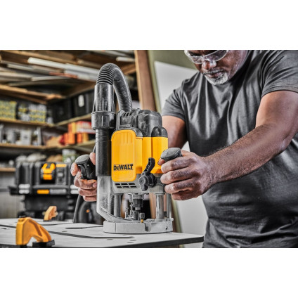 Вертикальный фрезер DeWalt DWE625KT (кейс)