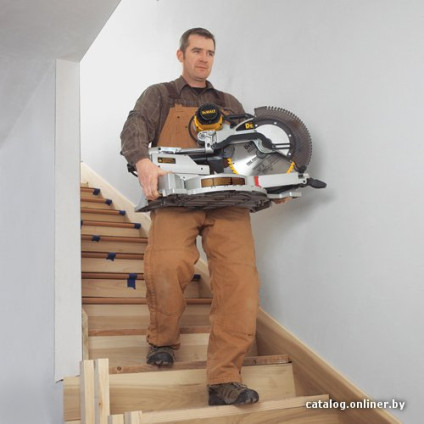 Торцовочная пила DeWalt DWS780