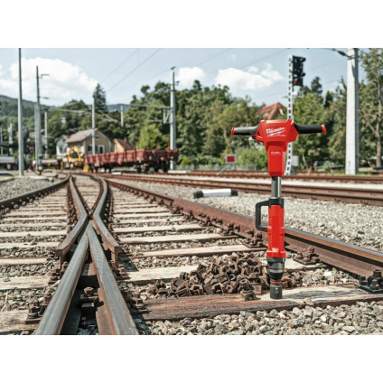 Гайковерт Milwaukee M18 FUEL M18FHIWF1R-0C 4933493140 (без АКБ, кейс)