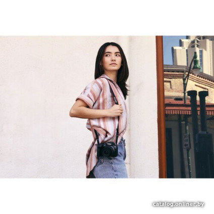 Беззеркальный фотоаппарат Canon EOS R10 RF-S 18-45mm F4.5-6.3 IS STM + адаптер крепления EF-EOS R