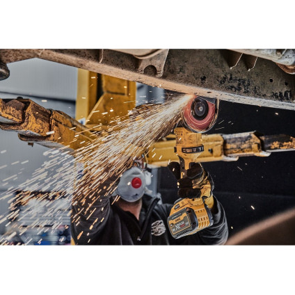 Угловая шлифмашина DeWalt DCG418X2 (с 2-мя АКБ, кейс)