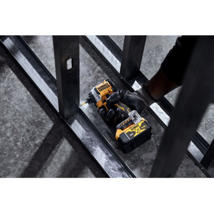 Винтоверт DeWalt DCF850NT (без АКБ, кейс)