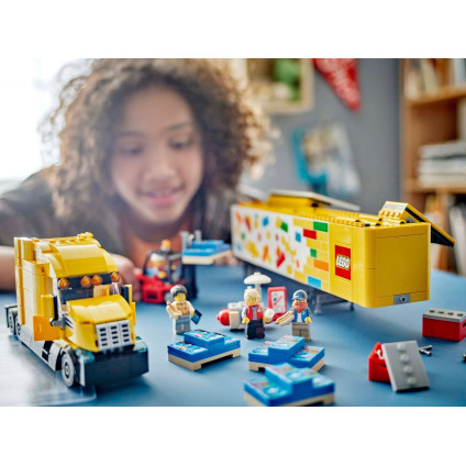 Конструктор LEGO City 60440 Желтый грузовик для доставки