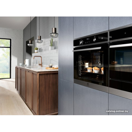 Электрический духовой шкаф Electrolux SteamBake 600 EOD6C77WV