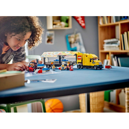 Конструктор LEGO City 60440 Желтый грузовик для доставки