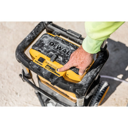 Мойка высокого давления DeWalt DCMPW1600N (без АКБ)