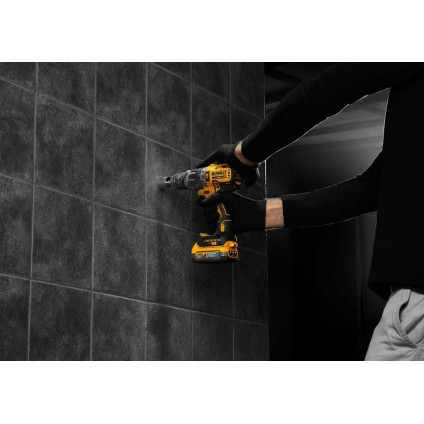 Ударная дрель-шуруповерт DeWalt DCD796P1 (с 1-им АКБ, кейс)