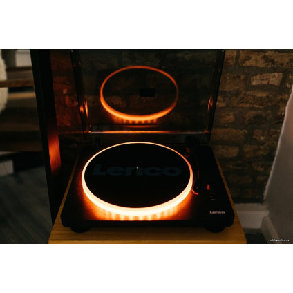 Виниловый проигрыватель Lenco LS-50LED BK