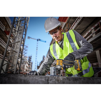 Гайковерт DeWalt DCF921E2T (с 2-мя АКБ, кейс)