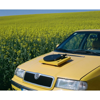 Виниловый проигрыватель Pro-Ject Debut Evo 2 Satin Golden Yellow (Pick it MM EVO)