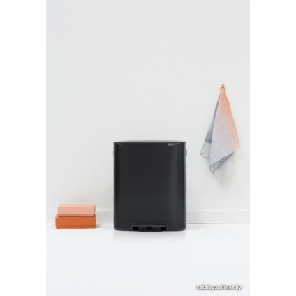 Система сортировки мусора Brabantia Bo Pedal Bin 2 x 30 л (черный матовый)