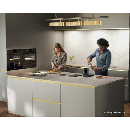 Электрический духовой шкаф Samsung NV7B6795JAK/U2