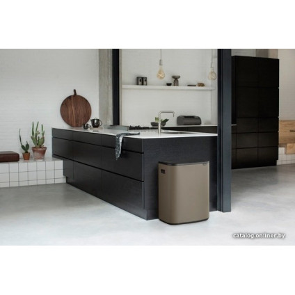 Мусорное ведро Brabantia Bo Touch Bin 60 л (платиновый)