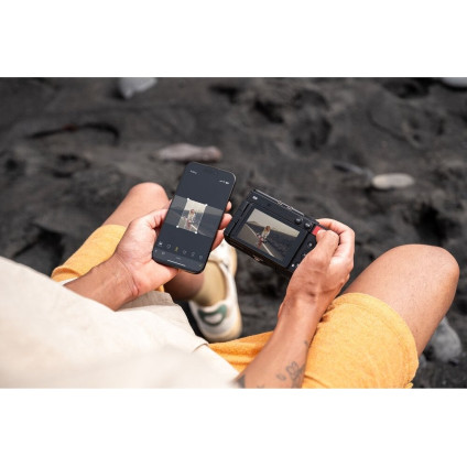 Беззеркальный фотоаппарат Panasonic Lumix S9 Body (красный)