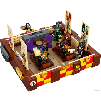 Конструктор LEGO Harry Potter 76399 Волшебный чемодан Хогвартса