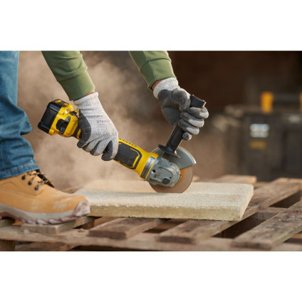 Угловая шлифмашина Stanley SFMCG700M2K (с 2-мя АКБ, кейс)