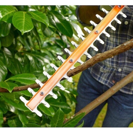 Кусторез Black & Decker BEHT201-QS