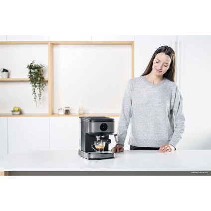 Рожковая кофеварка Black & Decker BXCO850E