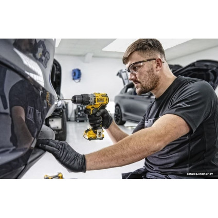 Ударная дрель-шуруповерт DeWalt DCD706D2-QW (с 2-мя АКБ, кейс)