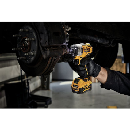 Гайковерт DeWalt DCF903P2 (с 2-мя АКБ, кейс)