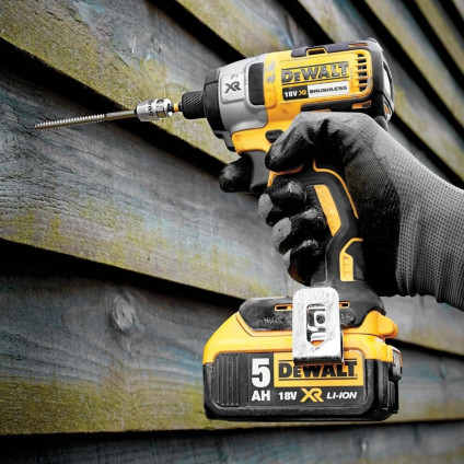 DeWalt DCK422P3 (шуруповерт, винтоверт, перфоратор, болгарка, 3 АКБ, 2 кейка)