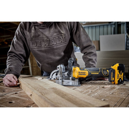 Шпоночный (ламельный) фрезер DeWalt DCW682P2 (с 2-мя АКБ, кейс)
