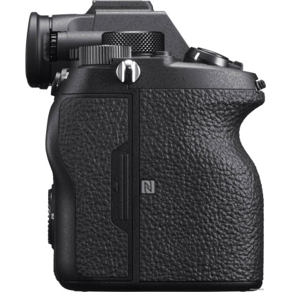 Беззеркальный фотоаппарат Sony Alpha a7R IV Body