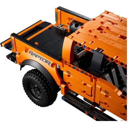 Конструктор LEGO Technic 42126 Ford F-150 Raptor