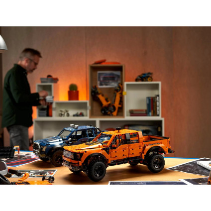 Конструктор LEGO Technic 42126 Ford F-150 Raptor