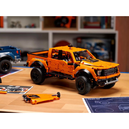Конструктор LEGO Technic 42126 Ford F-150 Raptor