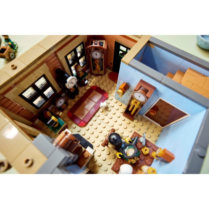Конструктор LEGO Icons 10350 Тюдоровский угол