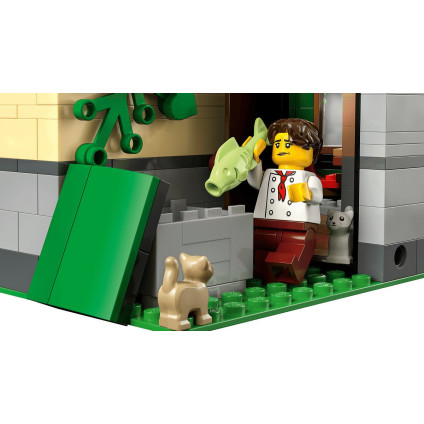 Конструктор LEGO Icons 10350 Тюдоровский угол